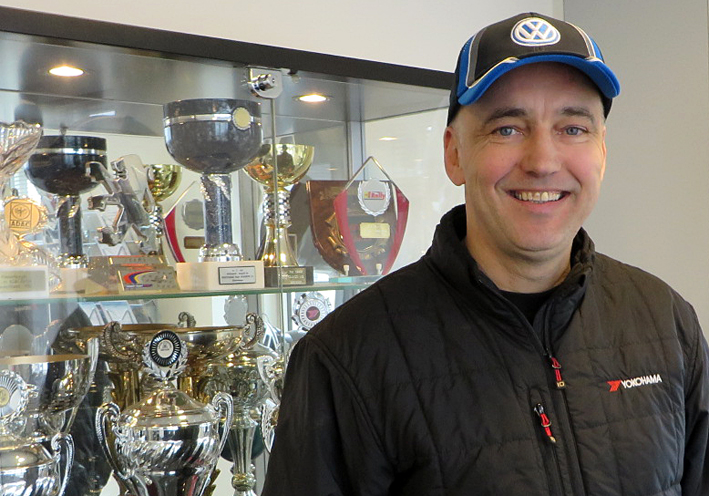 Tim Svanholt skal assistere den finske eks-verdensmesters rallyskole MG Winter Experience